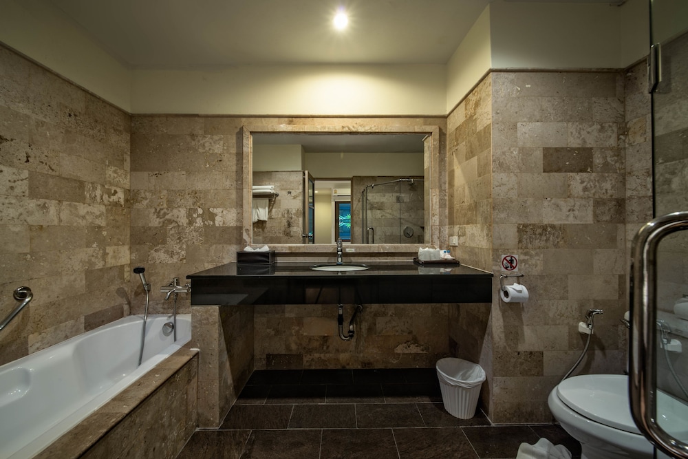 Kamala Beachfront Apartment 68/70