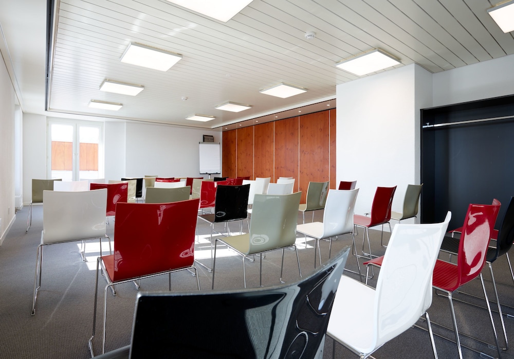 NEWSTAR SWISS QUALITY HOTEL 23/31