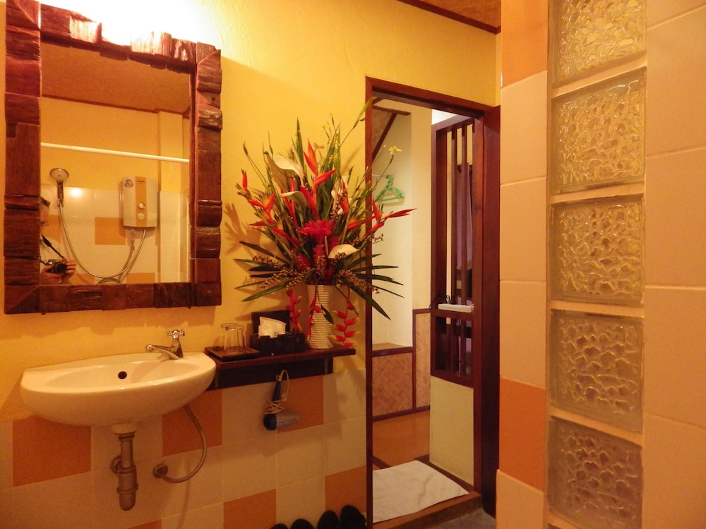 PURA VIDA PAI RESORT 64/65