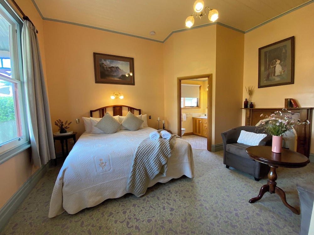 Hanlon House Bed And Breakfast 13/52