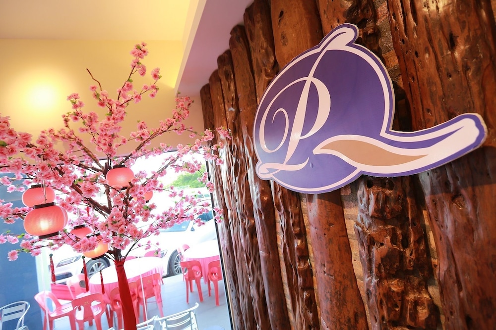 Pantai Regal Hotel 37/50