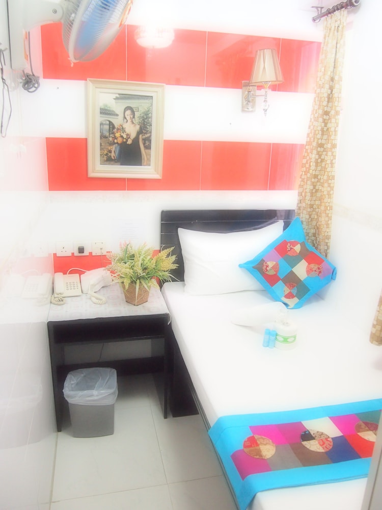 Traveller's Hostel 3/33