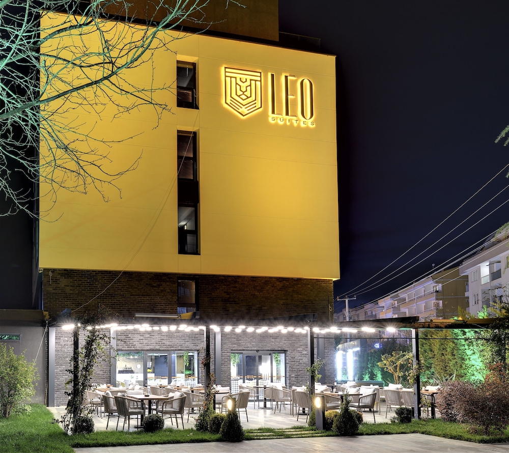 Leo Suites Hotel 3/37