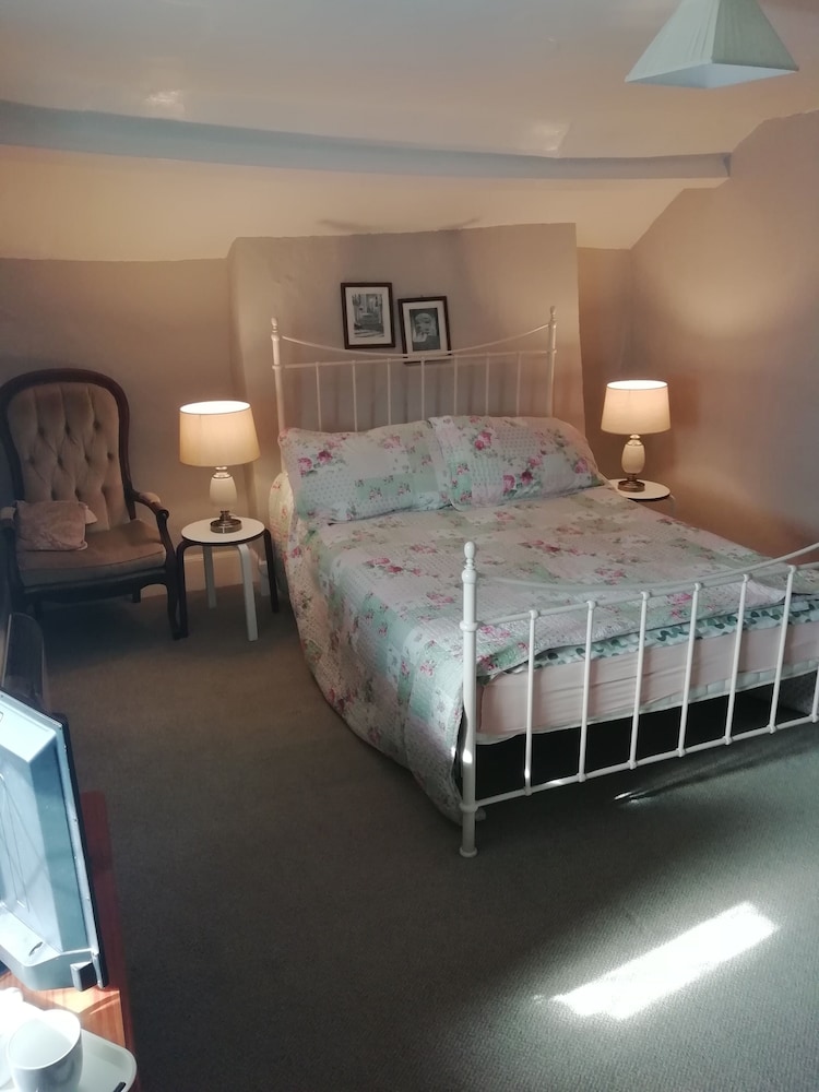 Southern Cross Guest House 10/23