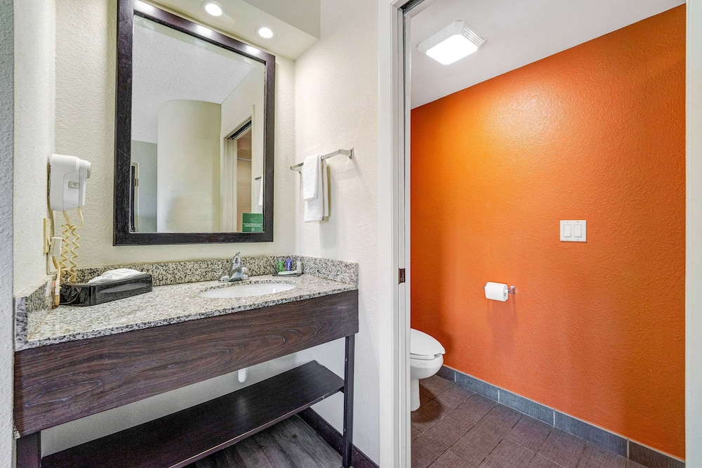 Wingate by Wyndham Leesburg Florida 15/35