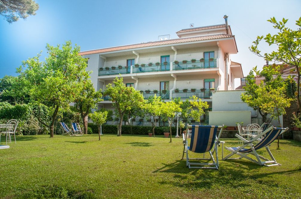 Hotel Eliseo Park S 63/65