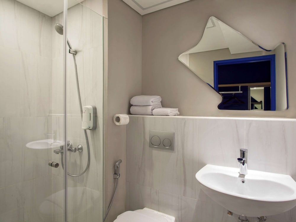 Ibis budget Surabaya Diponegoro 12/38