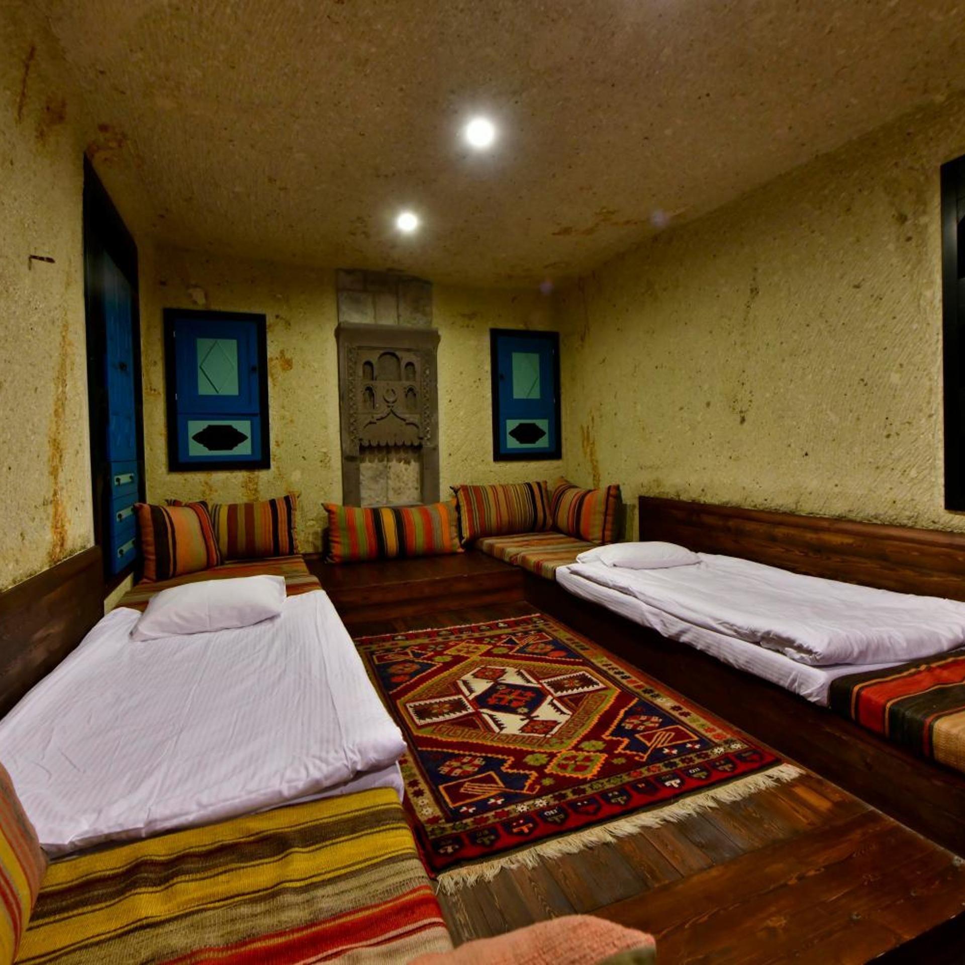 Cave, Family Suite, Deluxe