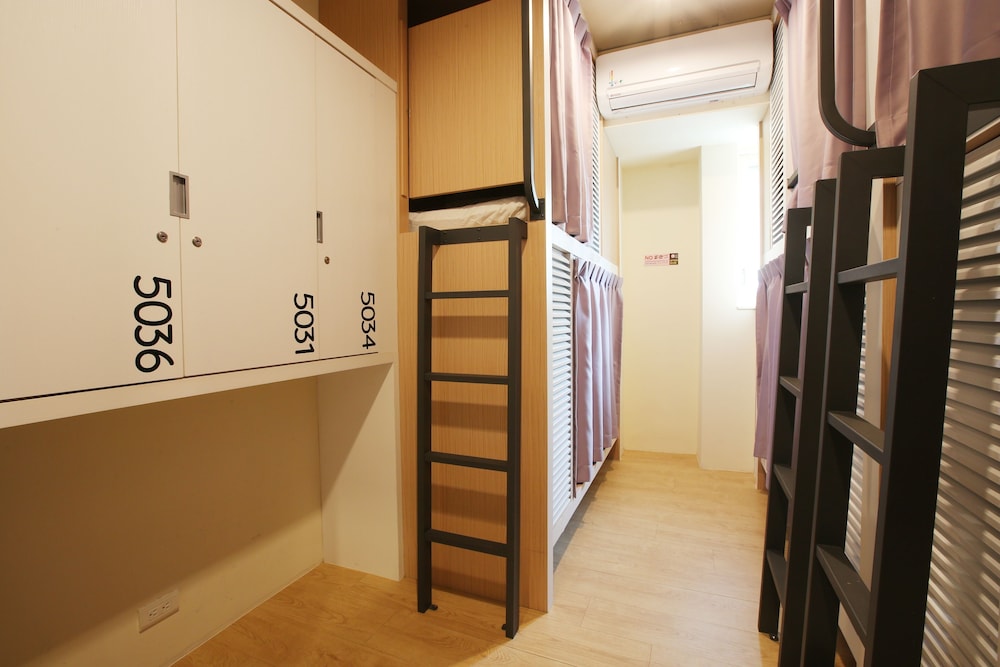 Loosha Hostel 31/69