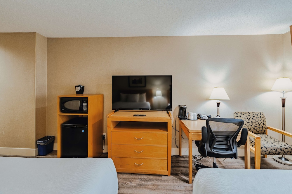SureStay Plus by Best Western Coquitlam 43/50