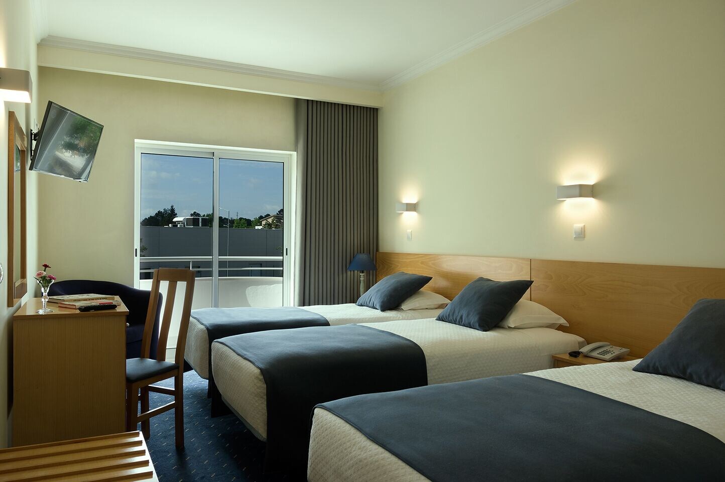 ROOM, TRIPLE