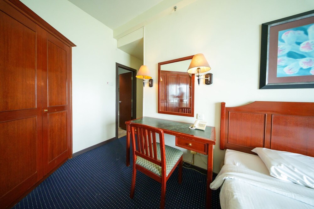 Rainbow Paradise Premium Resort Tanjung Bungah 10/50