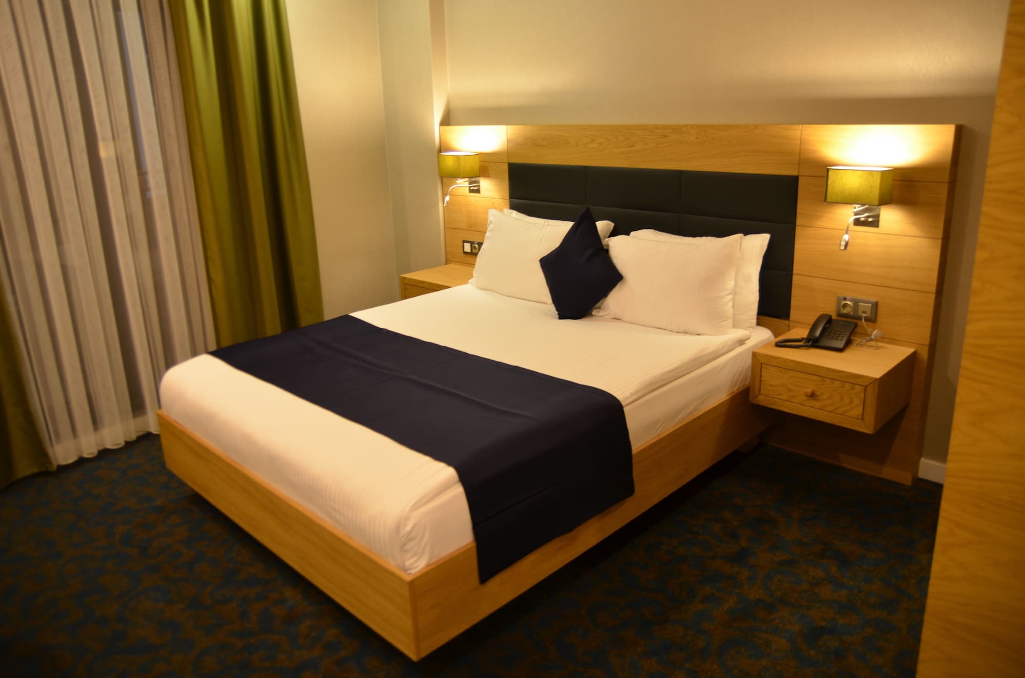 DELUXE, DOUBLE BED, CITY VIEW