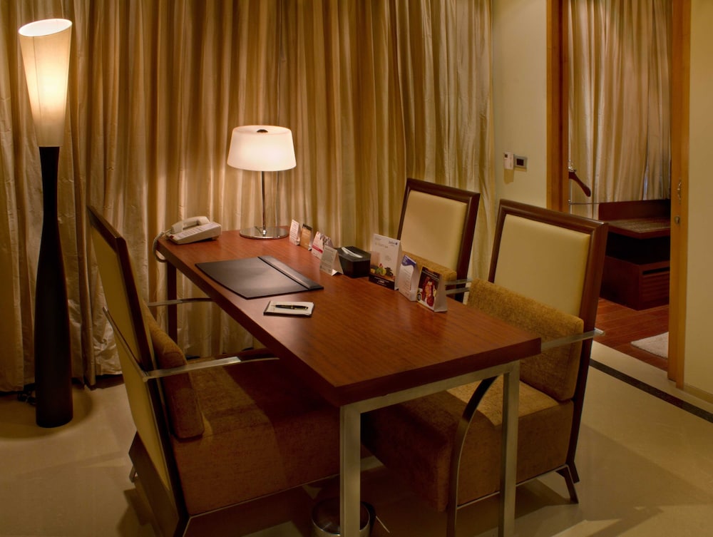 Radisson Blu Marina Hotel Connaught Place 64/75