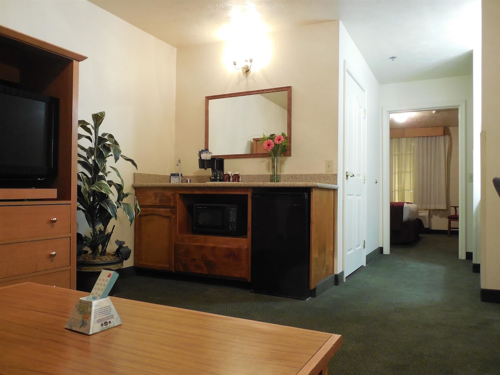 Best Western John Jay Inn 6/29