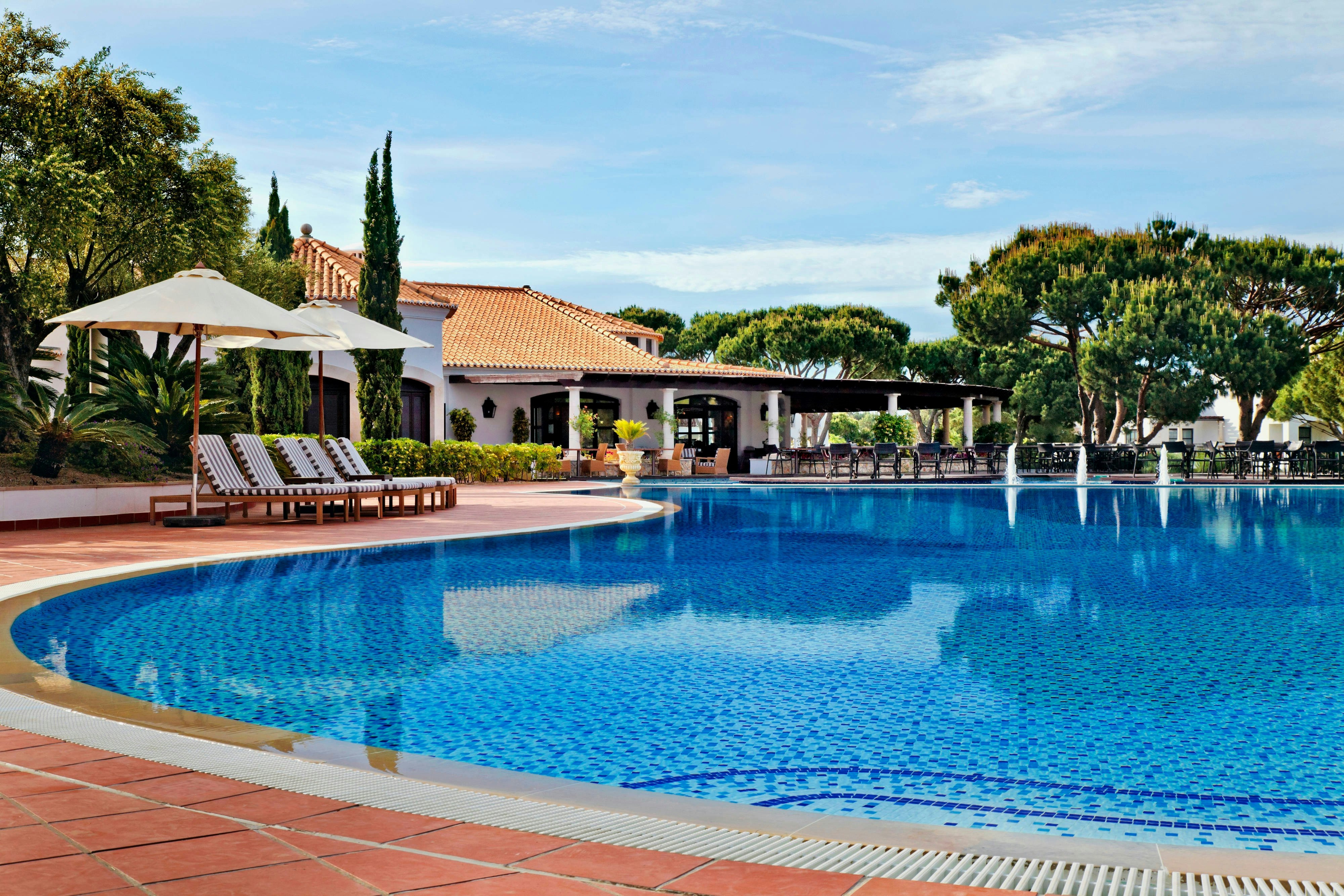 Pine Cliffs Ocean Suites, a Luxury Collection Resort & Spa 4/50