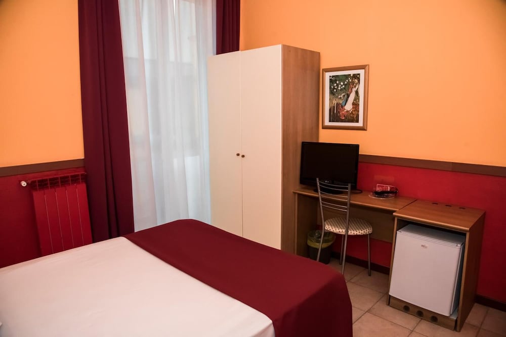 ECONOMY, TRIPLE, 1 DOUBLE AND 1 SINGLE BED