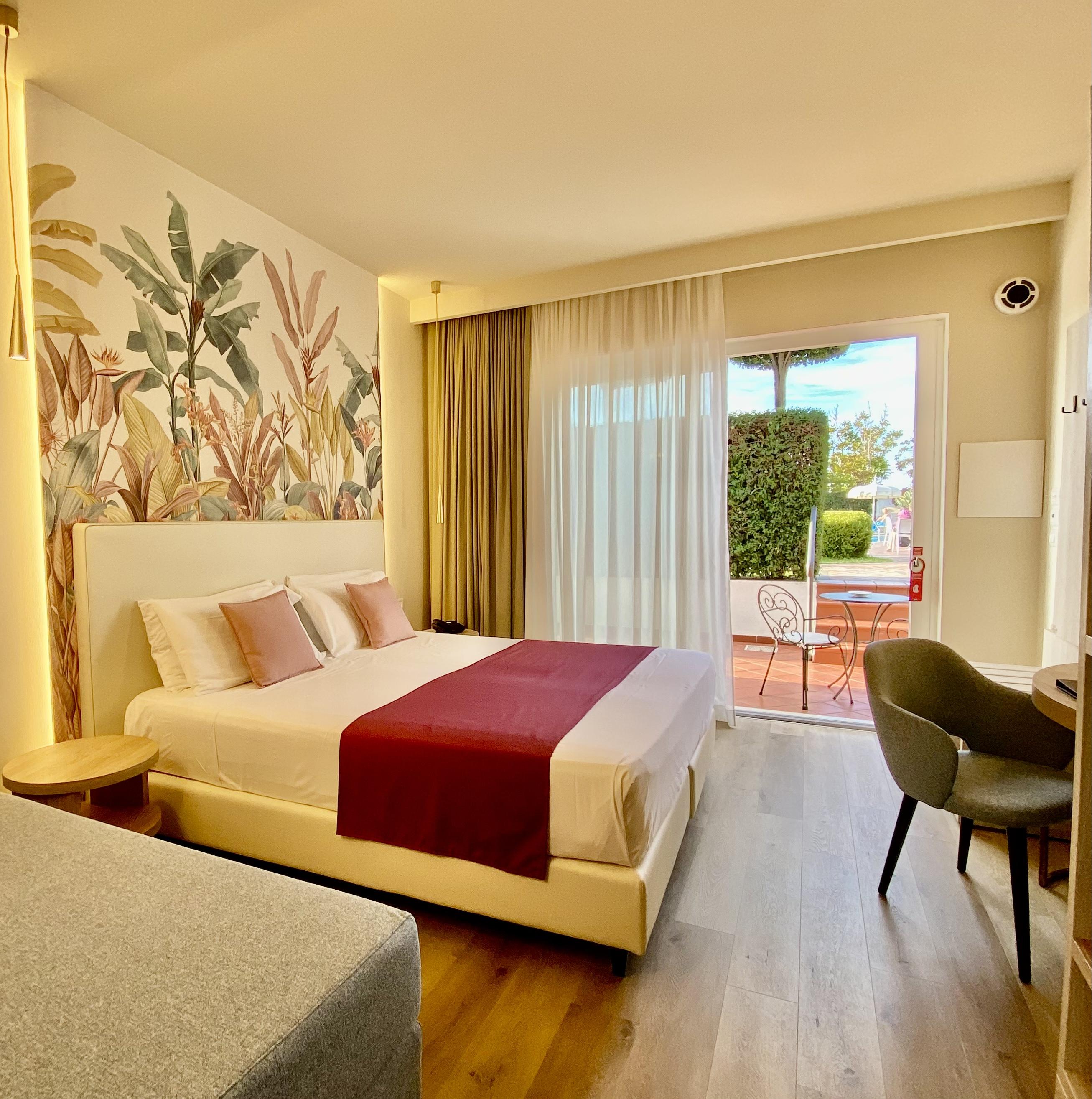 Room, Double Bed, Pool Side, Terrace 2/2