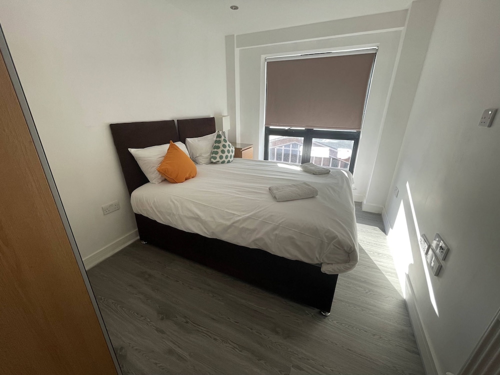 Ilford Tower Apartments 23/45
