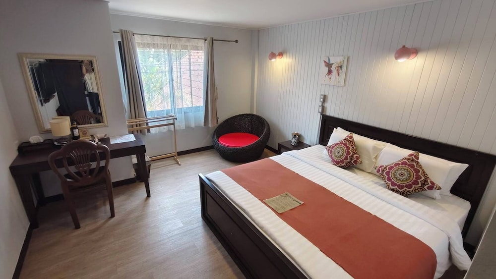 STANDARD, KING BED