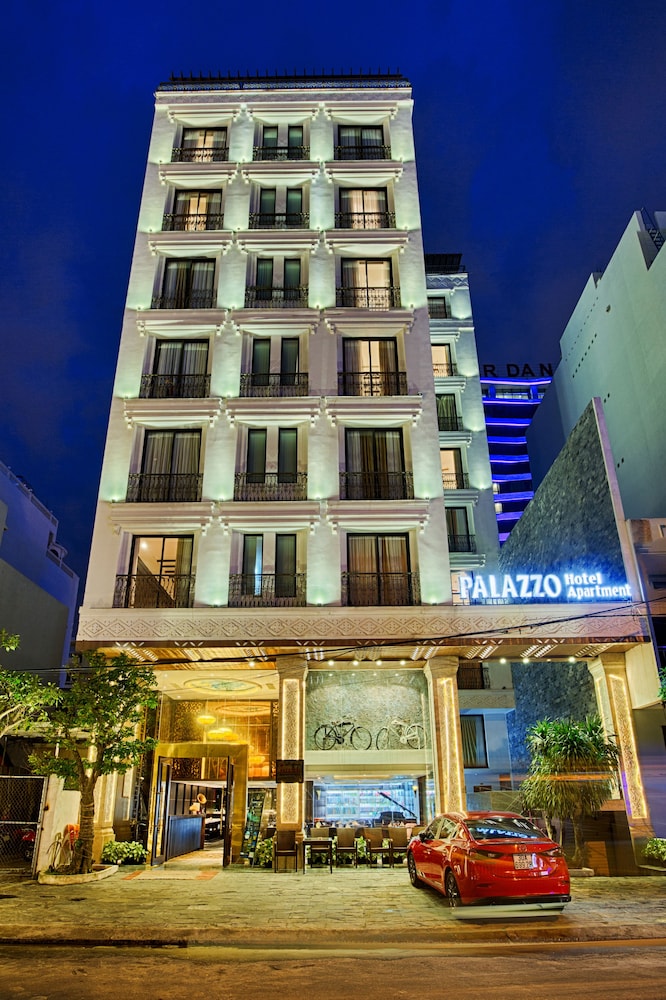 Palazzo Luxury Hotel 1/92