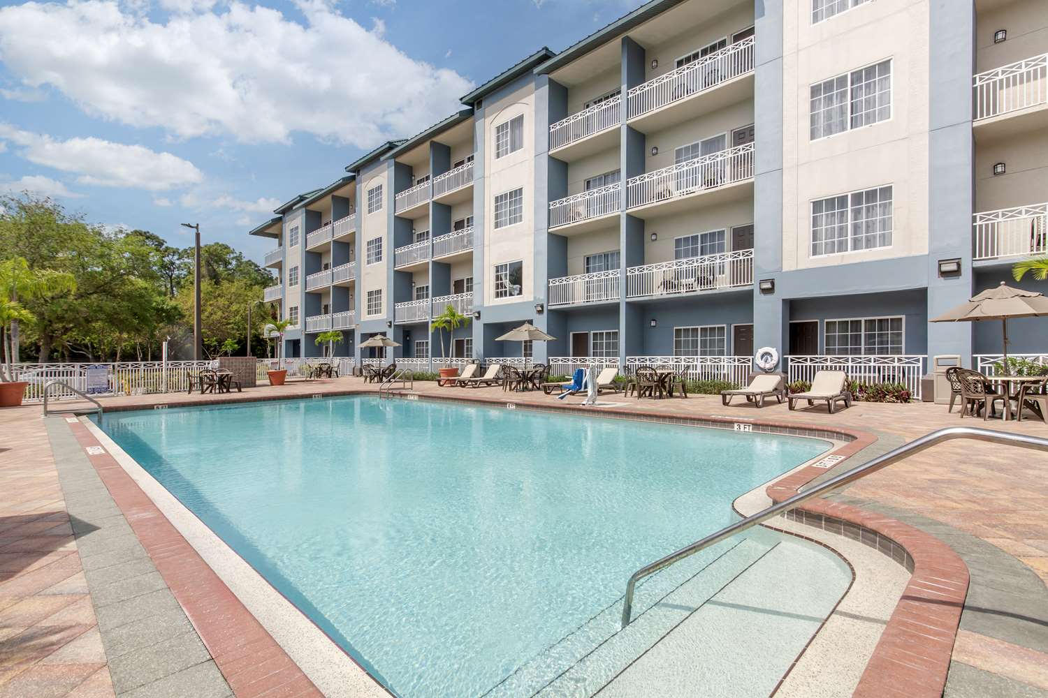 Best Western Naples Plaza Hotel 4/36