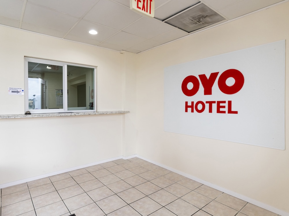 Oyo Hotel San Antonio Lackland AFB/Seaworld Hwy 90 W 6/52