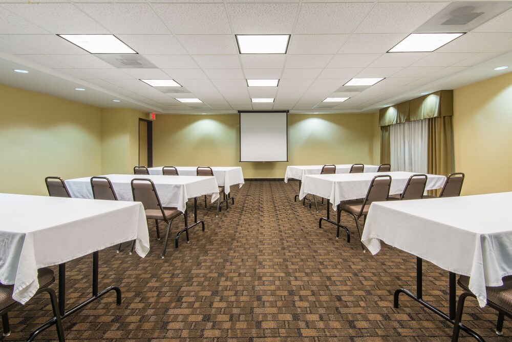 Holiday Inn Express Hotel And Suites el Dorado Ks 42/52