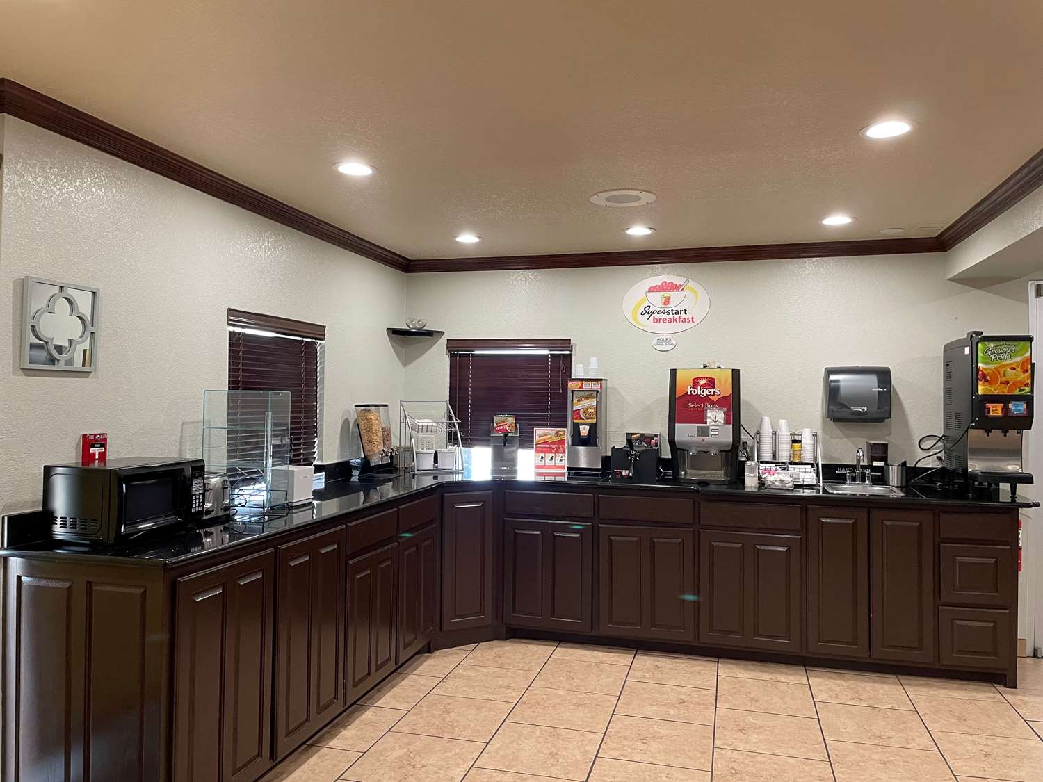 Super 8 By Wyndham Amarillo Central Tx 48/57
