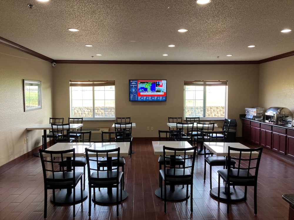 AmericInn by Wyndham Grinnell 50/60
