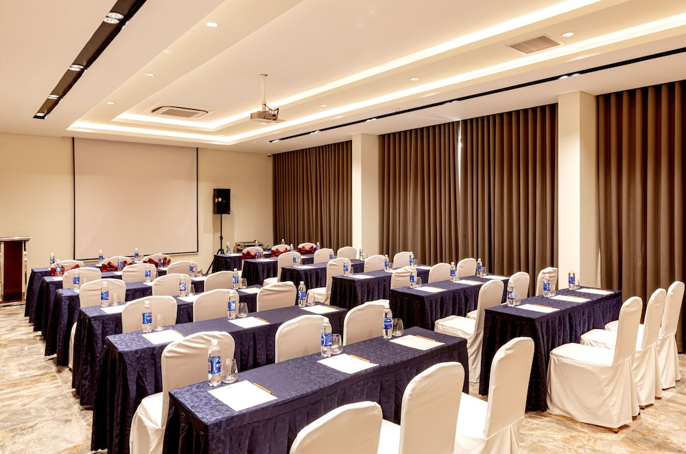 Phu Thang Grand Hotel 37/50