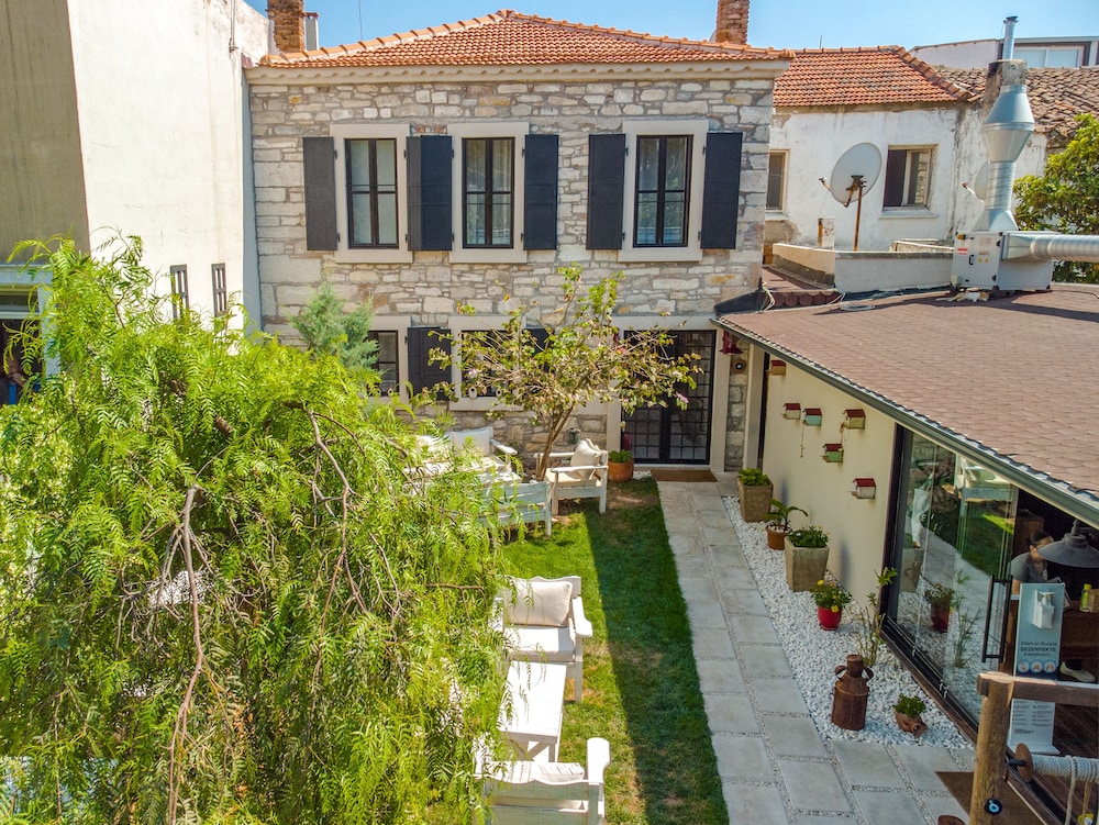 Urla Tas Konak Otel 35/50