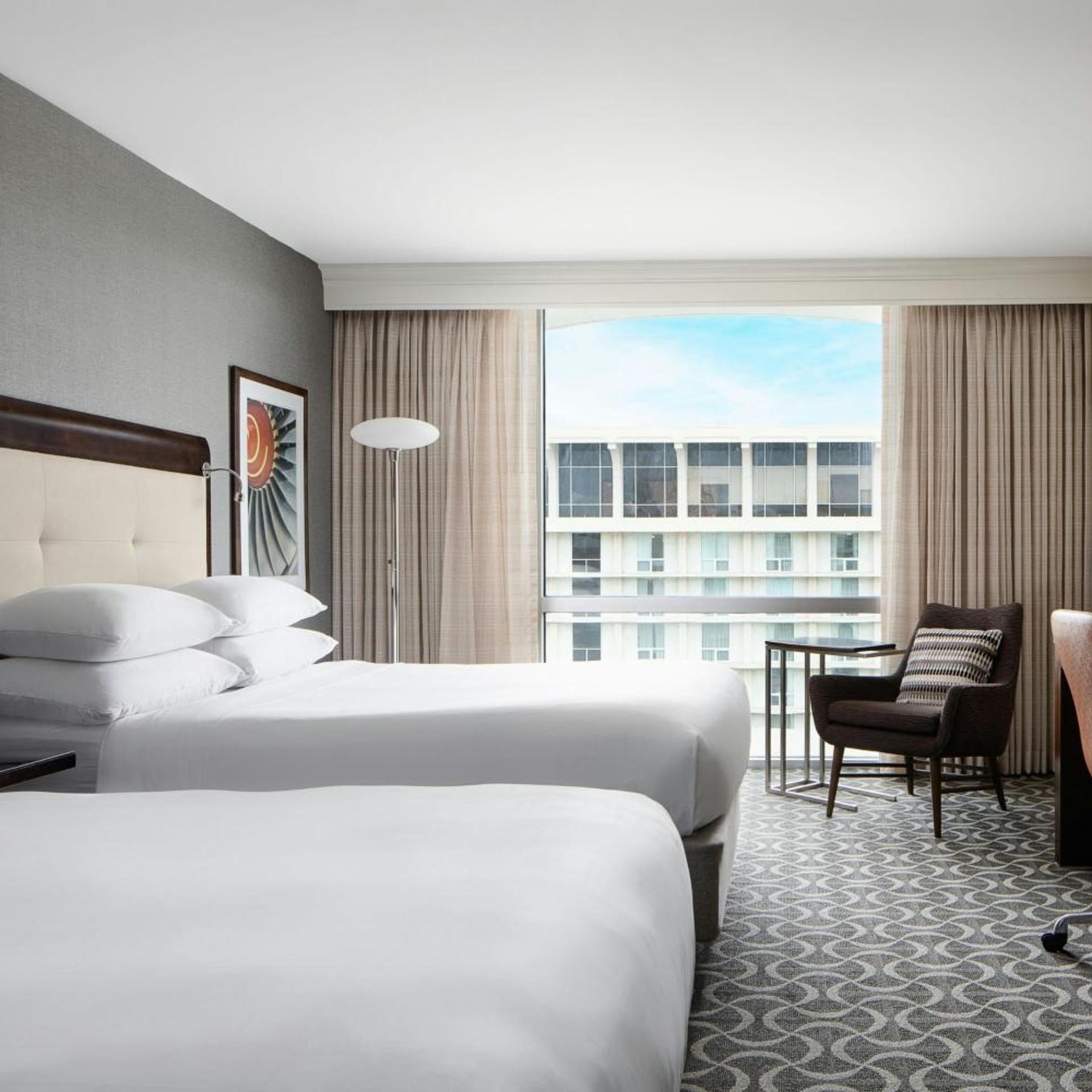 Executive, King Bed, East Tower, Accessible
