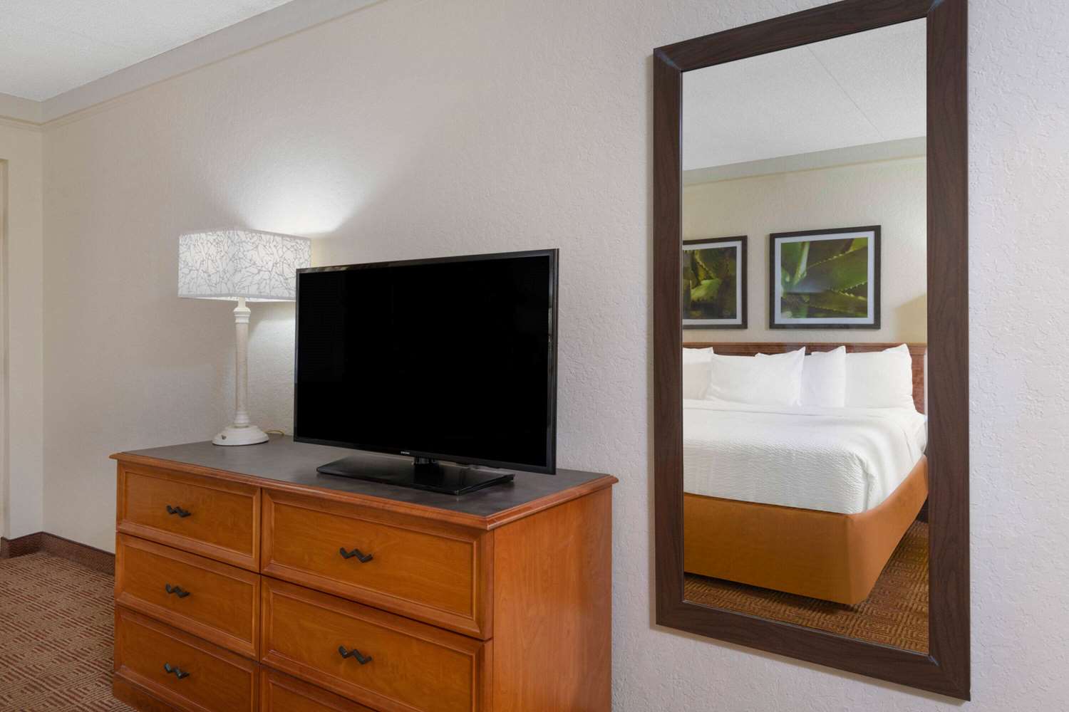 La Quinta Inn by Wyndham Deerfield Beach I-95 at Hillsboro E 10/34