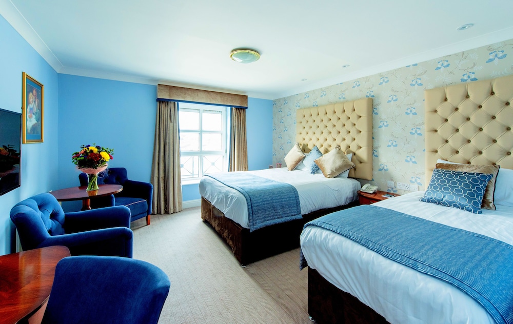 Dromhall Hotel 29/81