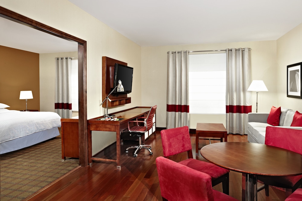 Four Points by Sheraton Calgary Airport 7/25