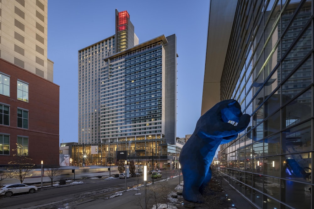 Hyatt Regency Denver 71/77