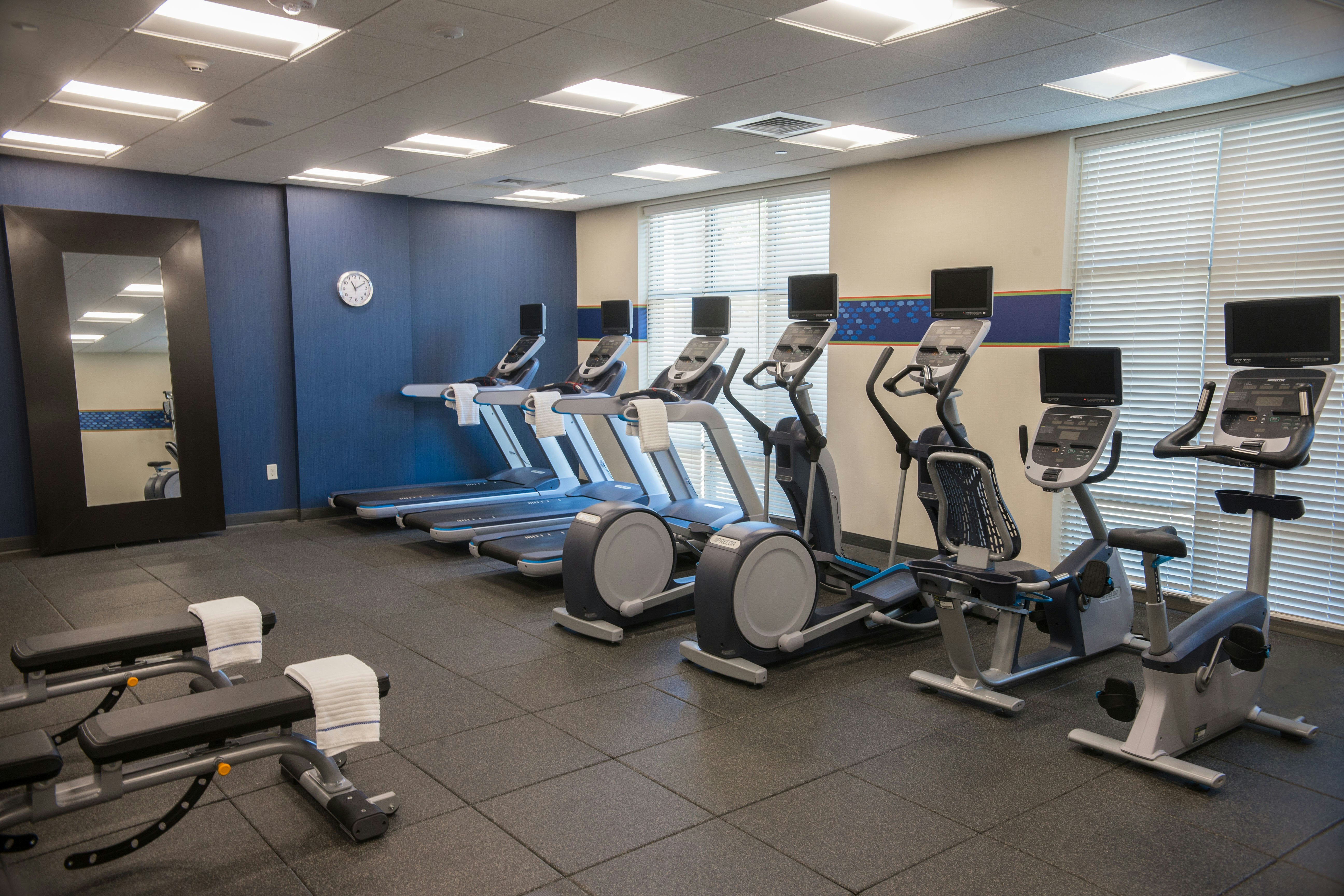 Hampton Inn Suites Charlotte Ballantyne Nc 44/74
