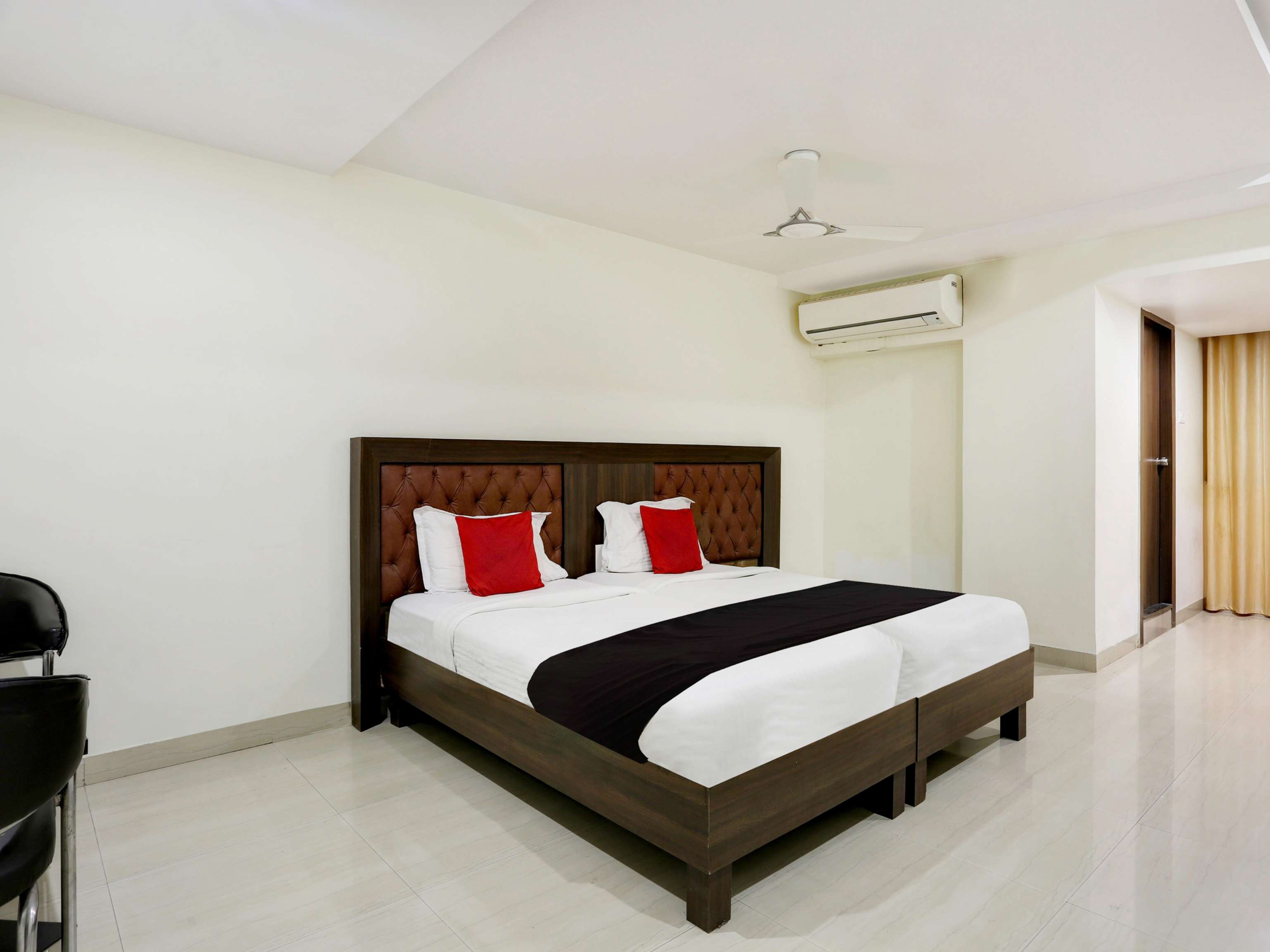 OYO 9003 Deccan Inn 12/42
