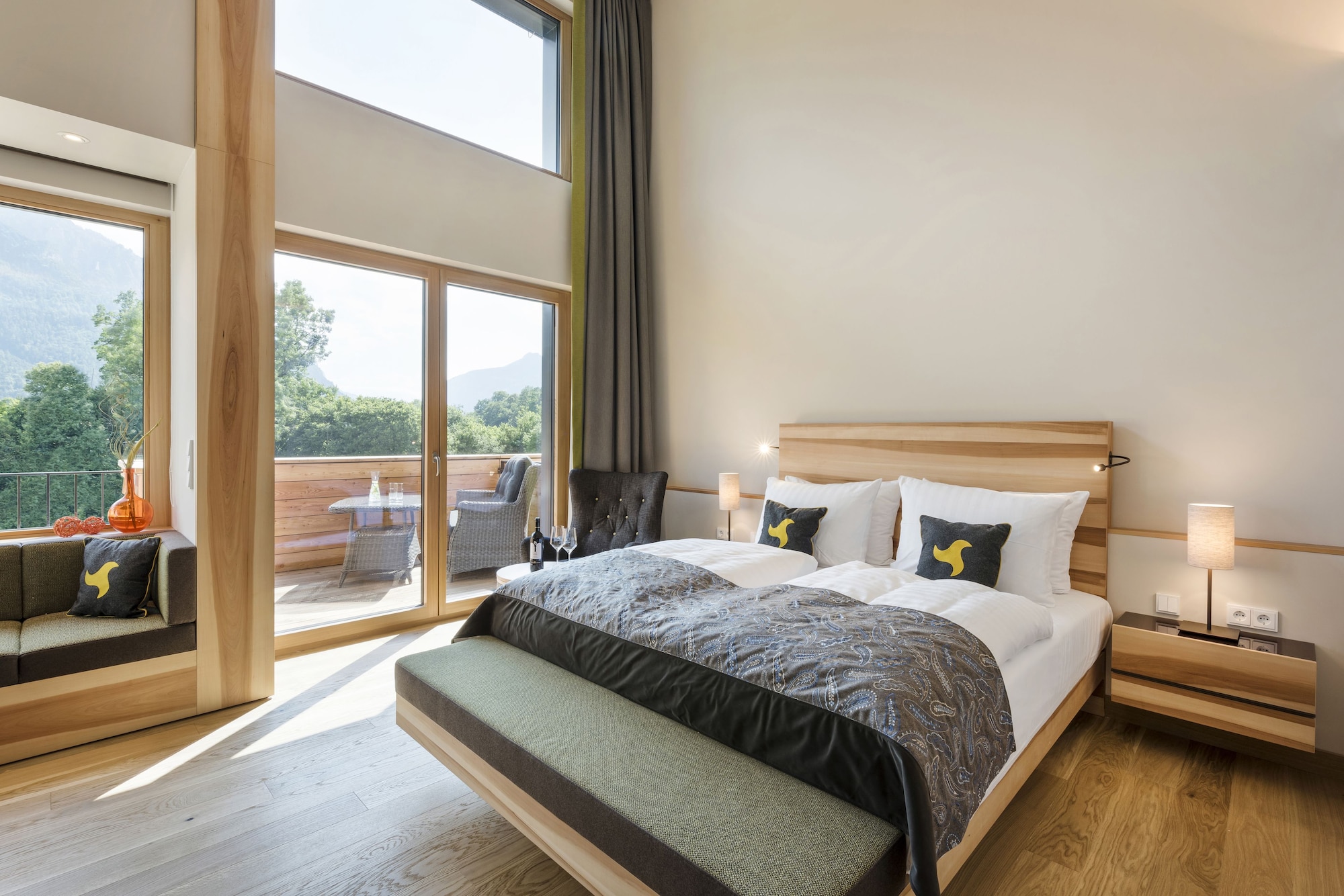 Loft, Junior Suite, King Bed, Mountain View