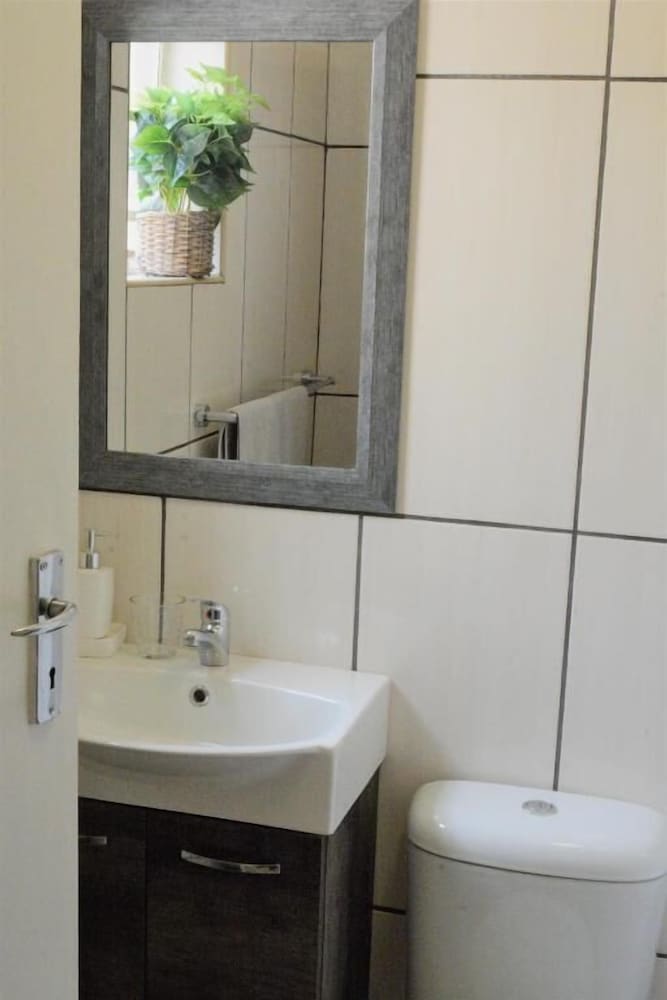 Pta East Guest Rooms 44/46