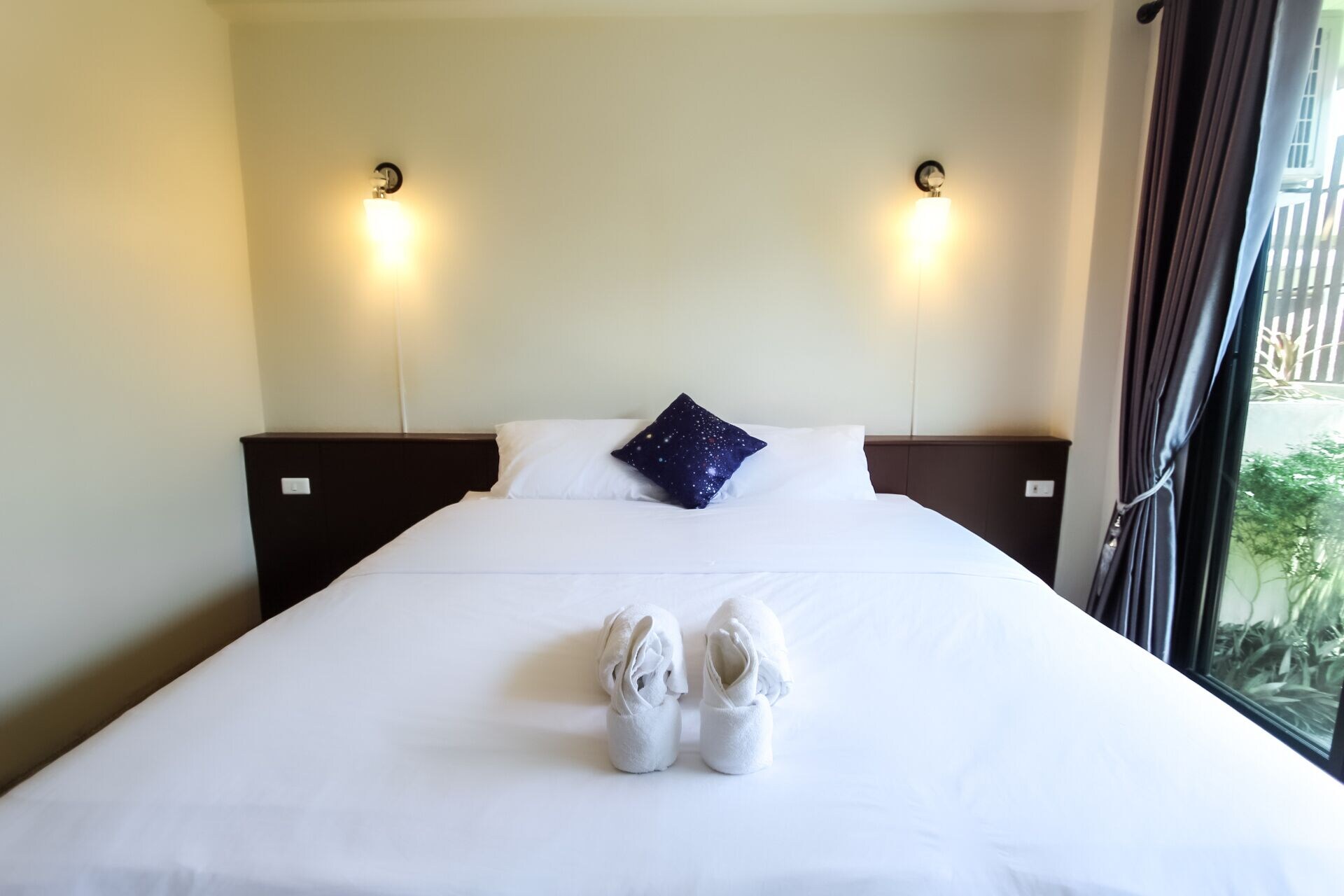 STANDARD, DOUBLE BED