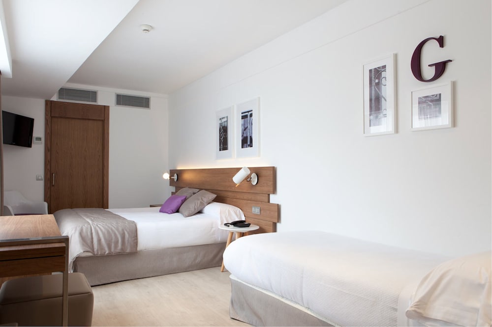 ROOM, TRIPLE