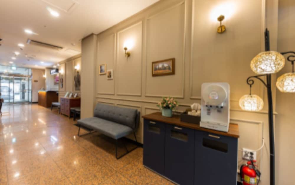 Residence Hotel Line 7/37