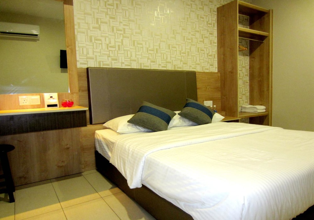 Rg Grand Hotel 12/41