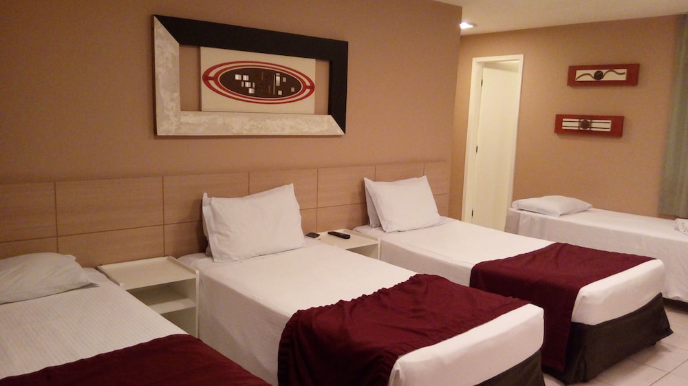 IT GRANDE HOTEL ITAGUAI 2/22