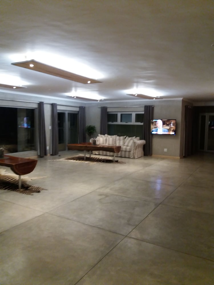 Hotel A La Mer 34/43