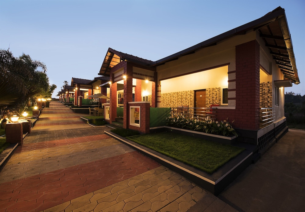 LEISURE VACATIONS WOODSTOCK VILLAS 3/50