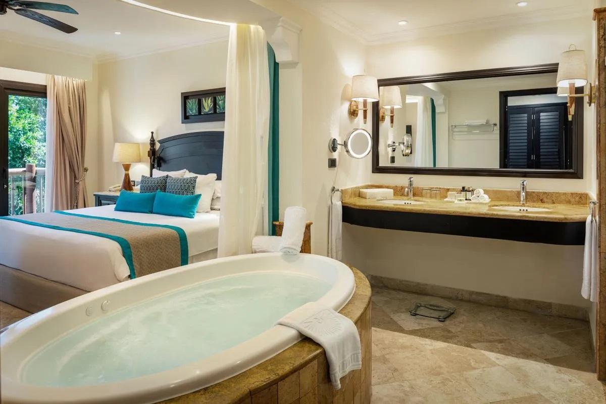 Premium, Junior Suite, Single, Garden View, Balcony or Terrace