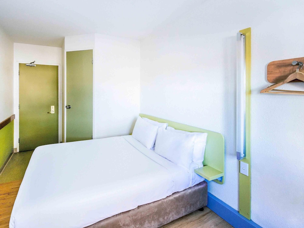 ibis budget Campbelltown 33/57